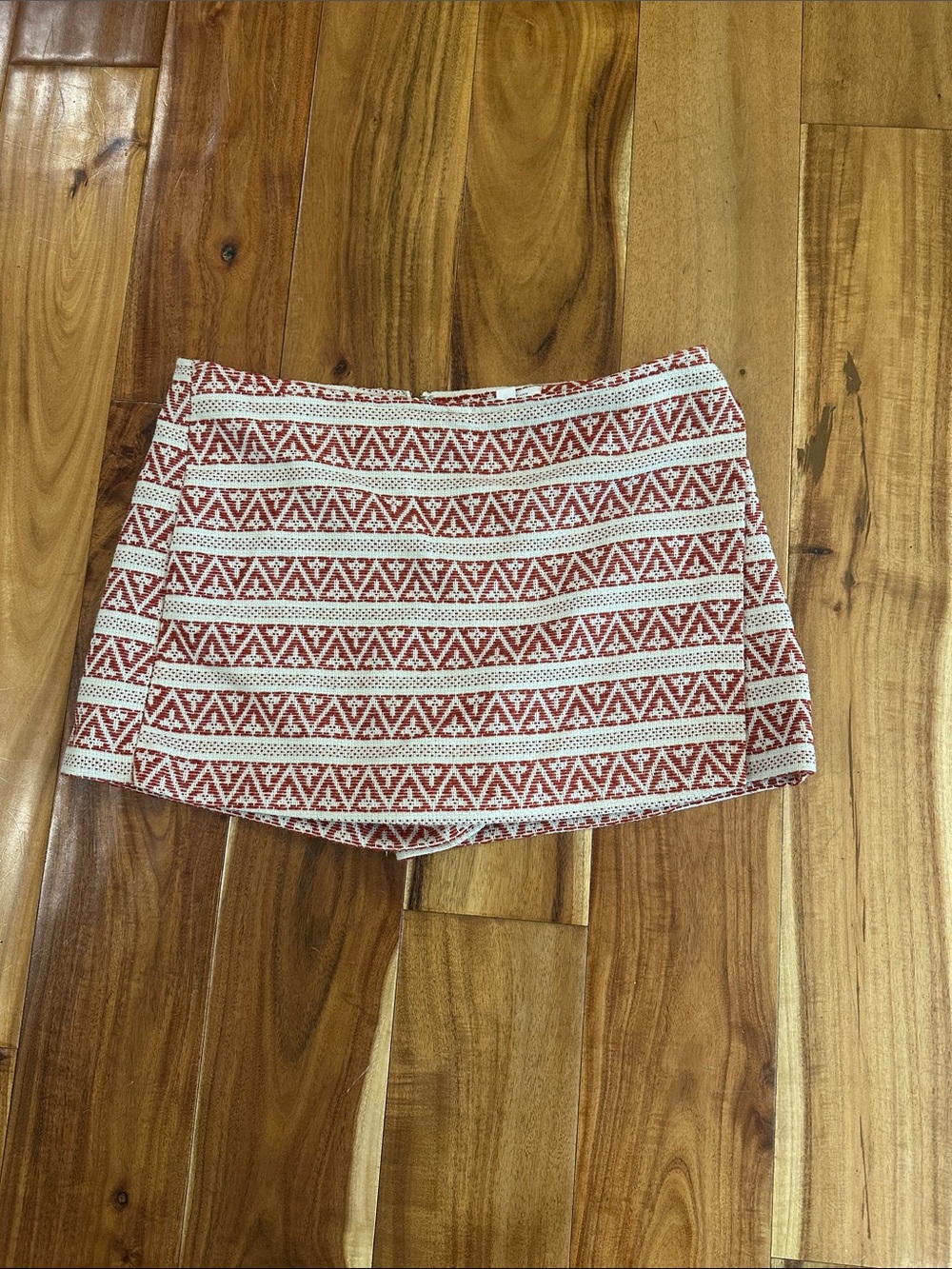 BCBGeneration Red and White Patterned Skort